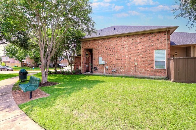 Building Photo - 5339 Canyon Hollow Dr