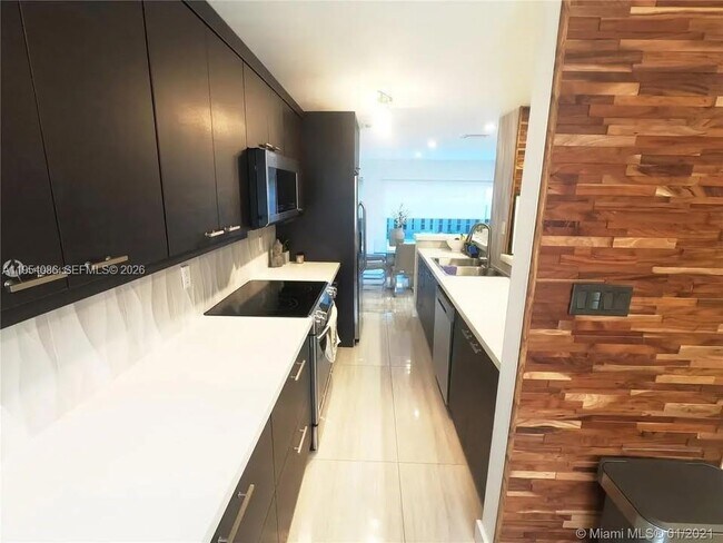 Building Photo - 8243 NW 8th Ct