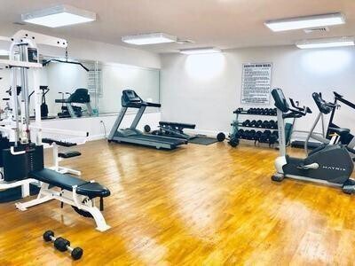 Building Photo - 714 Gardens Dr