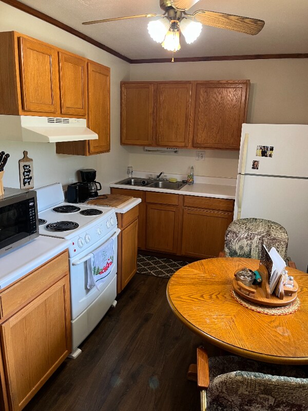 Building Photo - 80 Riverside Dr