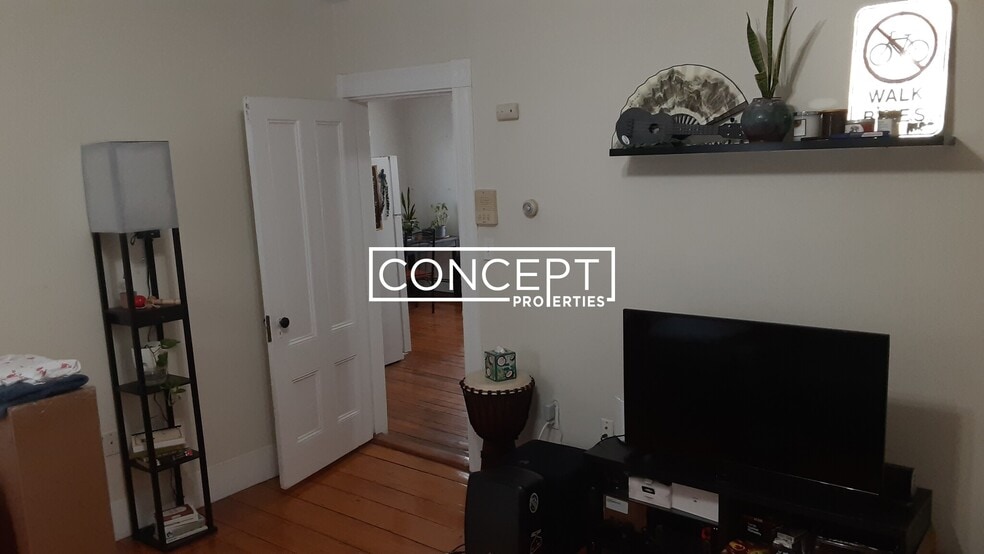 Building Photo - 25 Everett St