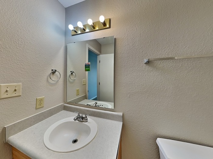 Building Photo - 10249 Draycott Ave