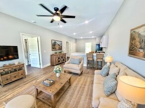 Building Photo - 242 Firefly Ln