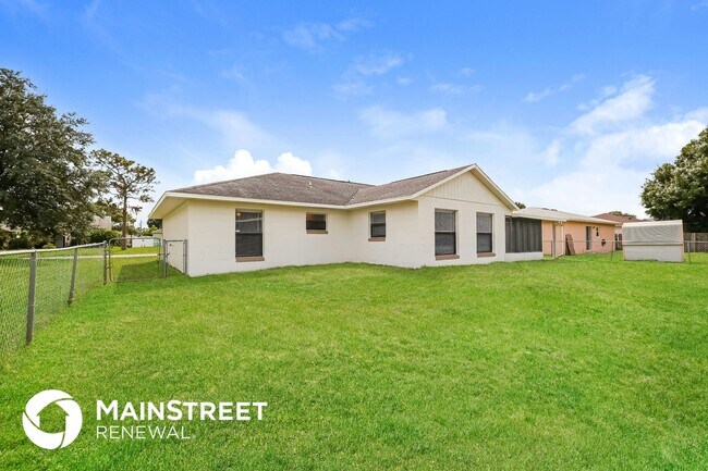 Building Photo - 709 Dromedary Dr