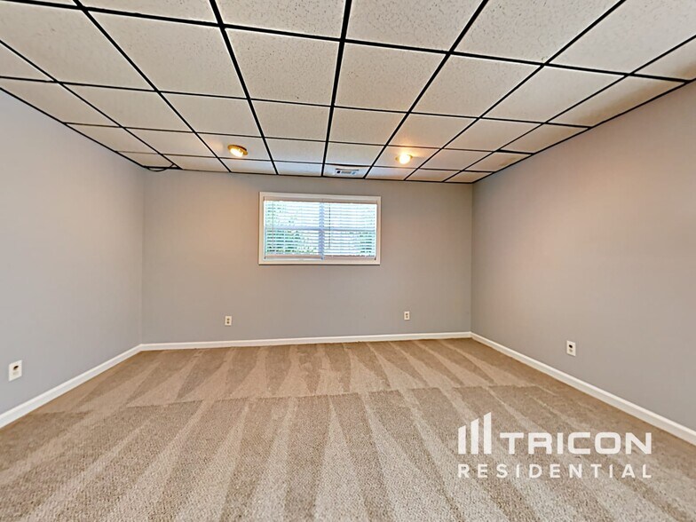 Building Photo - 115 Park Pl Ct