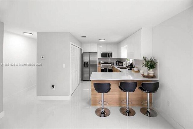 Building Photo - 0 SW 122 Ct