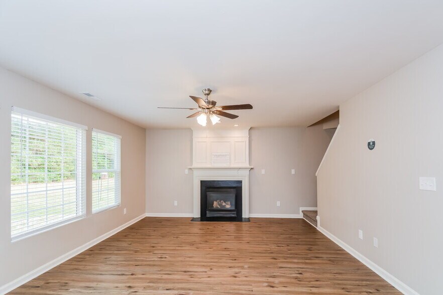 Building Photo - 5215 Little Sandy Dr