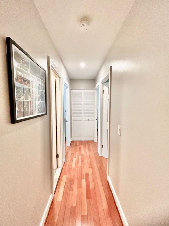 Building Photo - Welcome to this Lovely Home in Reston, VA!