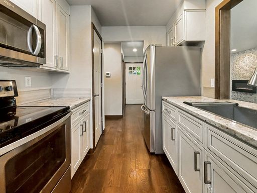 Building Photo - Gorgeous Kirkland South Rose Hill Home, AV...