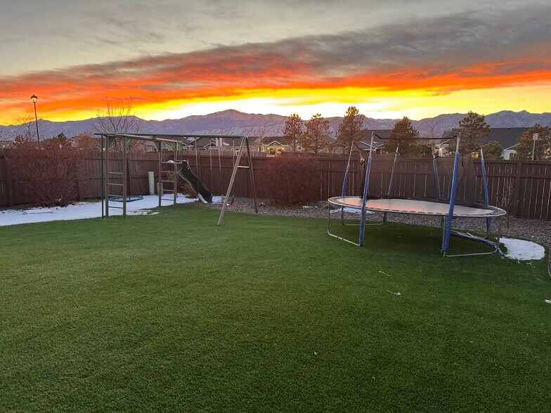 Building Photo - 11020 Echo Canyon Dr