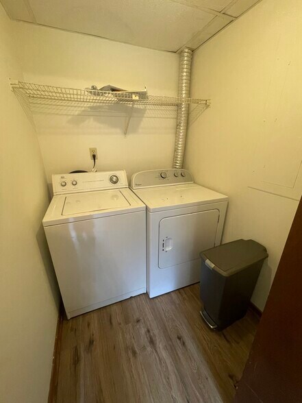 Building Photo - 27 E Raccoon Rdg