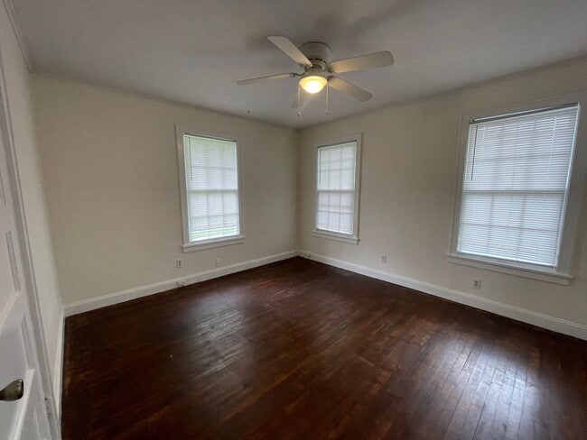 Building Photo - Cozy Home Located In Broadmoor