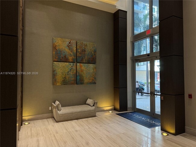 Building Photo - 1010 SW 2nd Ave