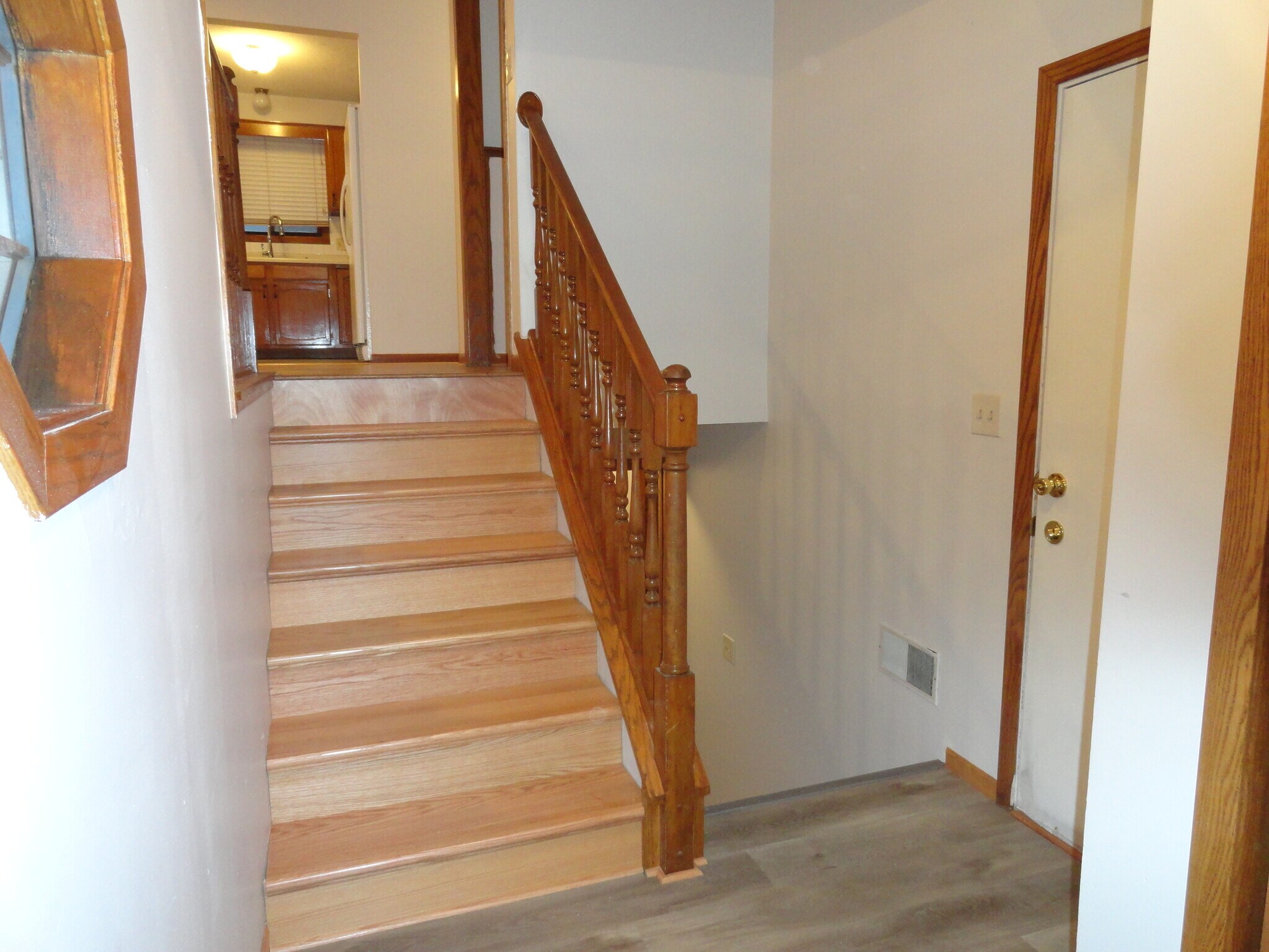 Building Photo - 1852 Evergreen Dr NW