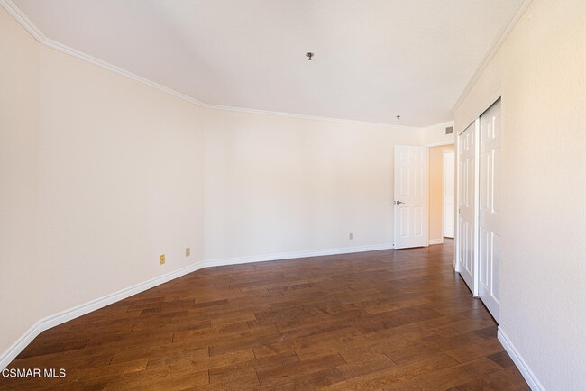 Building Photo - 5744 Oak Bend Ln