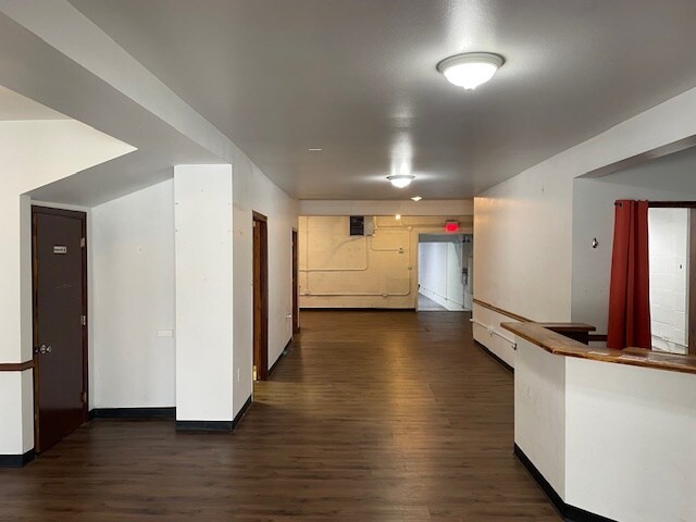 Building Photo - 1537 1st Ave SE