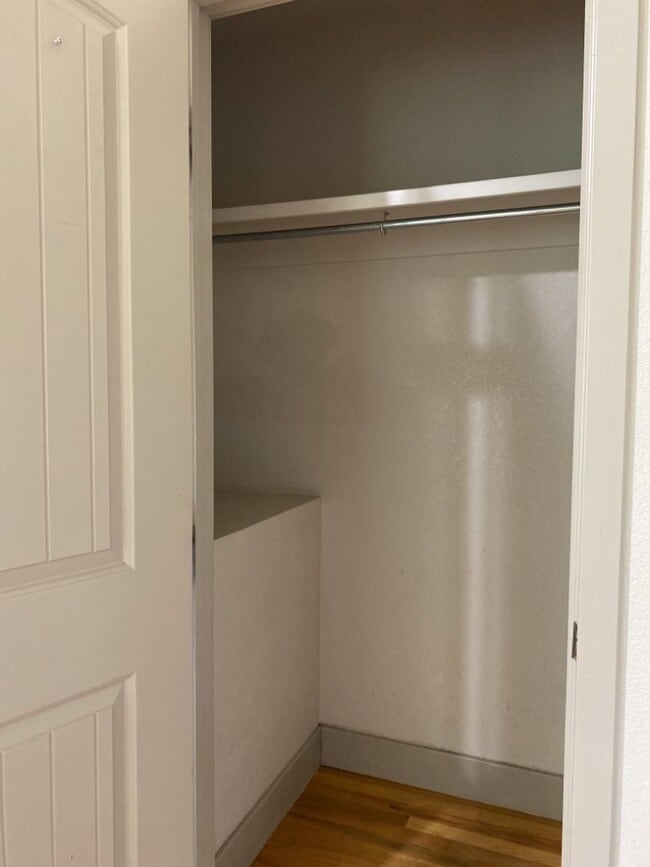 Building Photo - STUDENTS WELCOME! Charming 3 Bed 2 Bath Single Family Home in Old Town