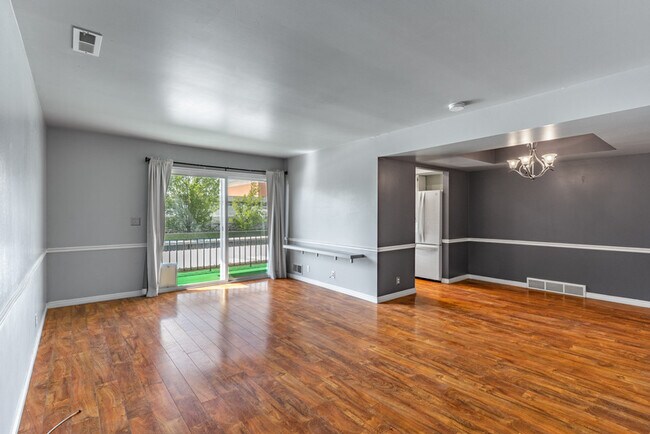 Building Photo - 5761 S Waterbury Cir