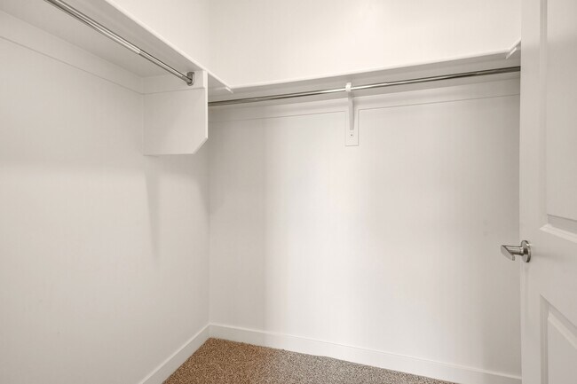 Building Photo - 2305 E 830 S