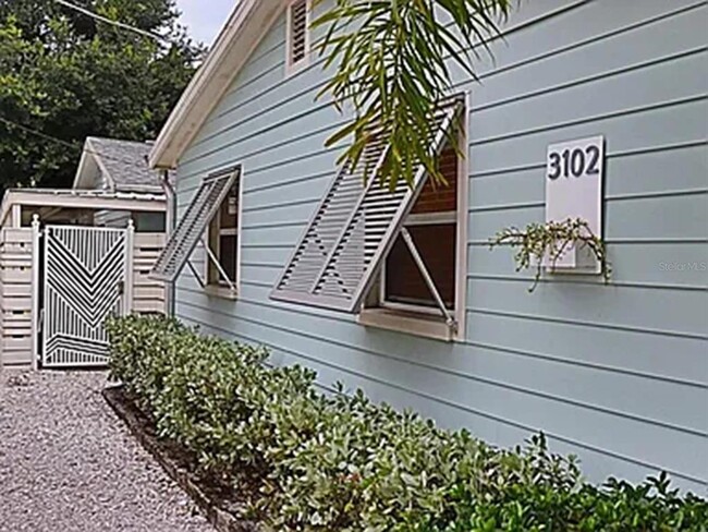 Building Photo - 3102 W San Juan St
