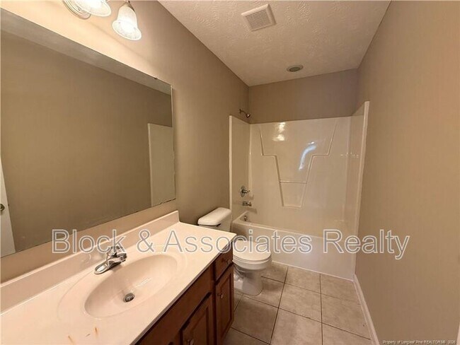 Building Photo - 42 Grayson Pl