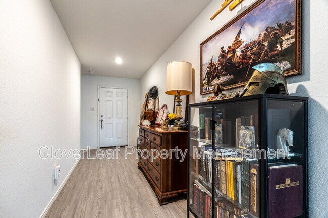 Building Photo - 2847 Elion Dr