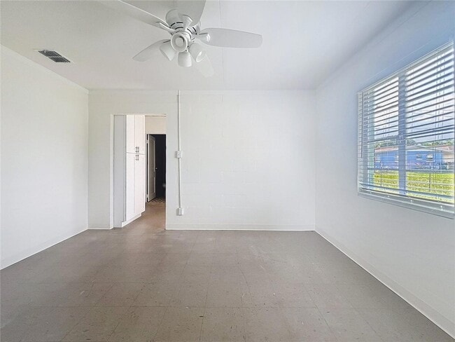 Building Photo - 331 E Street Unit