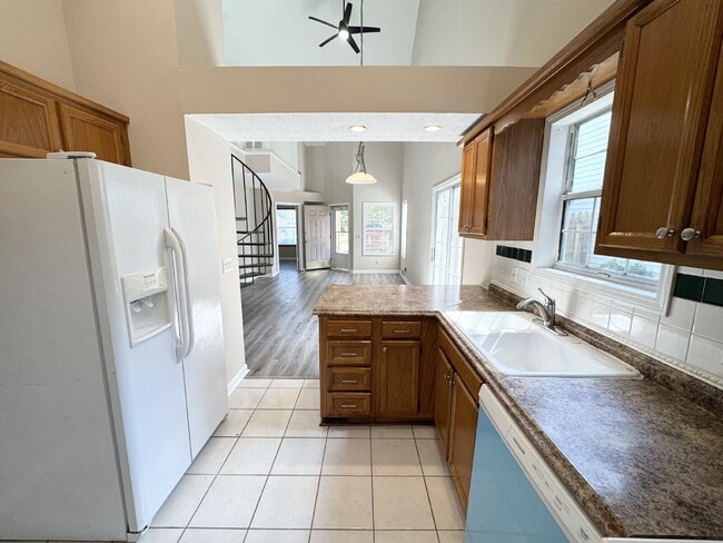 Building Photo - Charming 2 Bed/2 Bath Home in Woodstock – ...