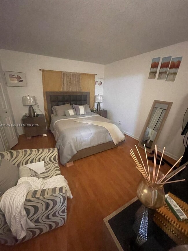 Building Photo - 4852 NW 9th Dr