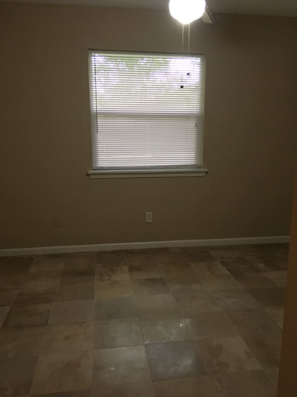 Building Photo - 659 Meadow Dr