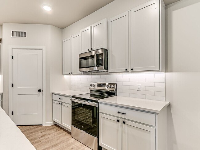 Building Photo - Brand New Duplex + 3 bedrooms + 2 bathrooms + 1 car garage + Prime OKC Location + All Applicances