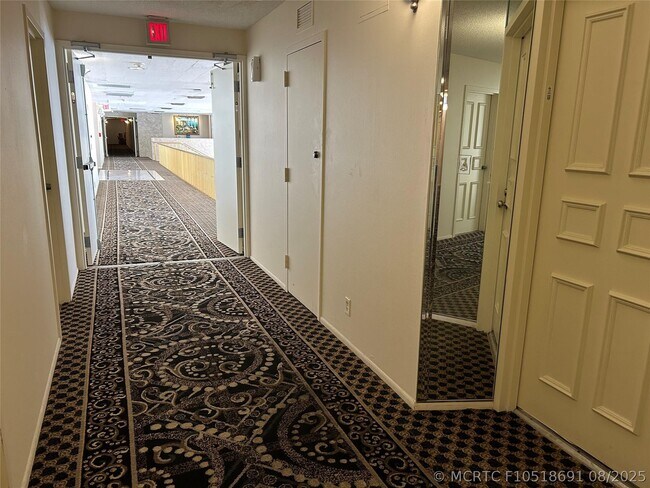 Building Photo - 4020 Galt Ocean Dr