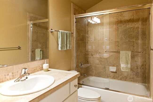 Building Photo - 1027 NE 123rd St