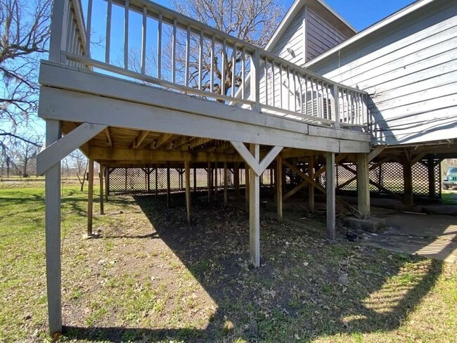 Building Photo - 236 Adelaide Dr