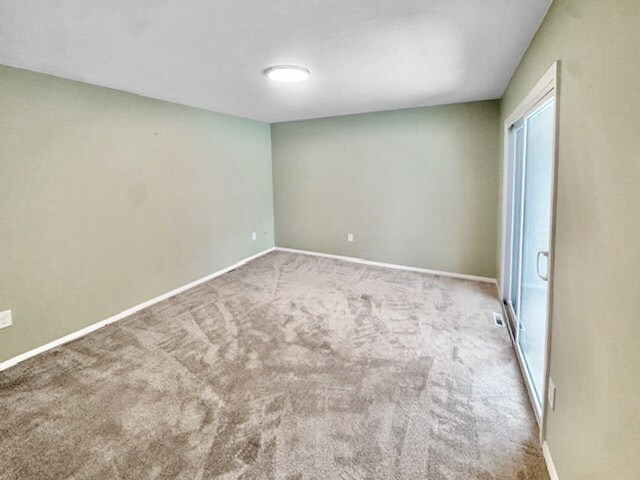 Building Photo - 418 Edgebrook Dr