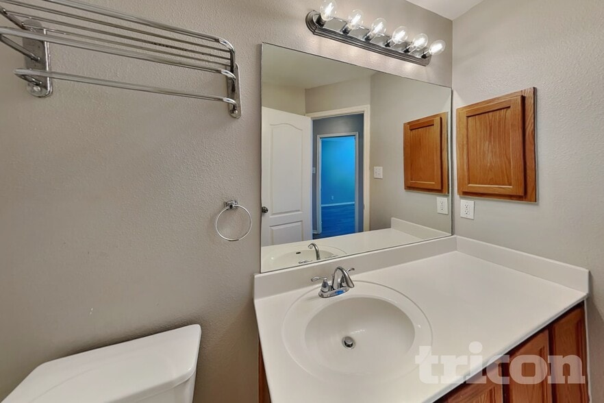 Building Photo - 9622 Discovery Rise