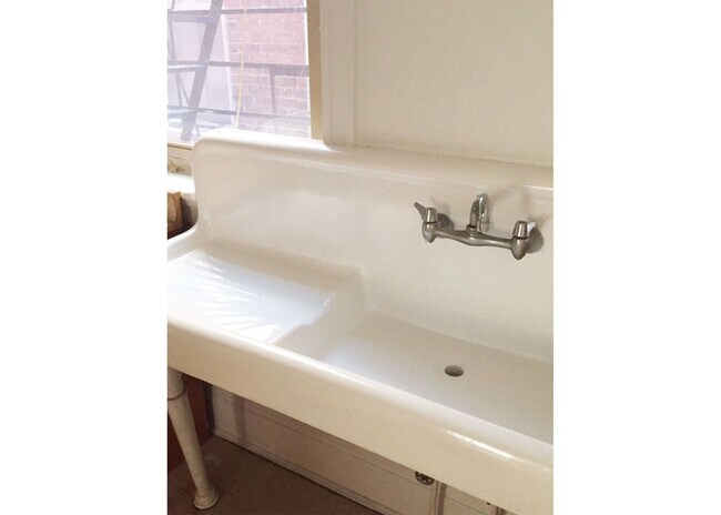 Building Photo - 3227 Jefferson Ave