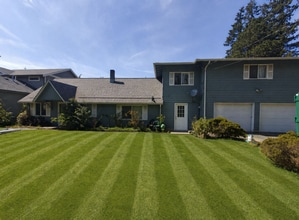 Building Photo - Updated 8 Bedroom Home for Rent!