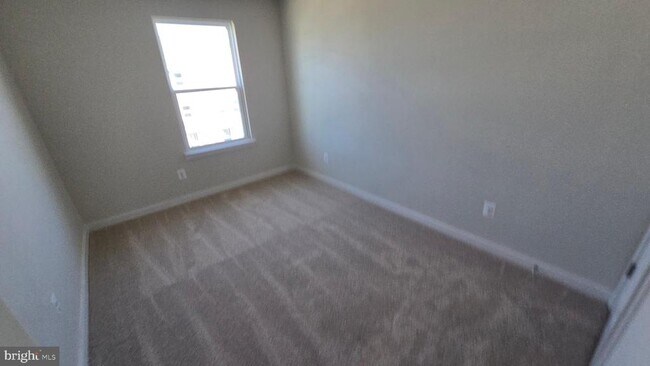 Building Photo - 66 Trotting Rd