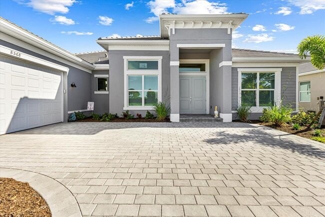 Building Photo - 8568 Shr Lk Dr