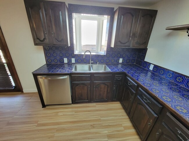 Building Photo - Torrance - 3 bd / 2 ba Home! GREAT LOCATION!!