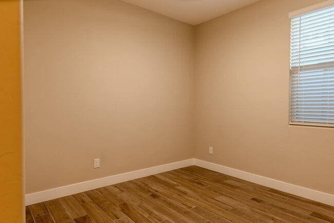 Building Photo - 9701 E Spiral Ave