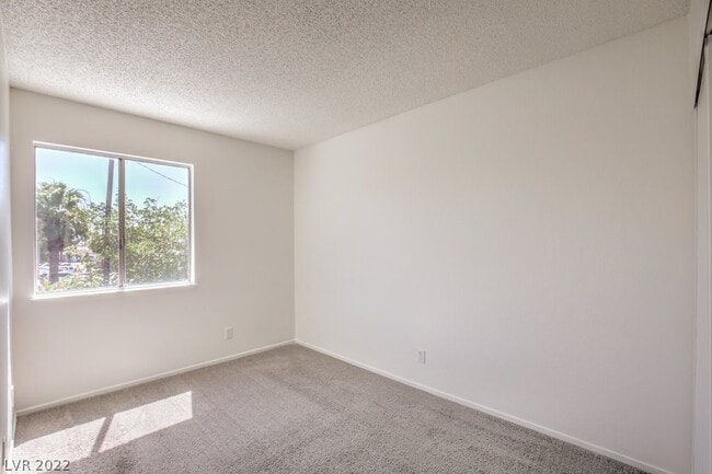 Building Photo - 5915 Vegas Dr