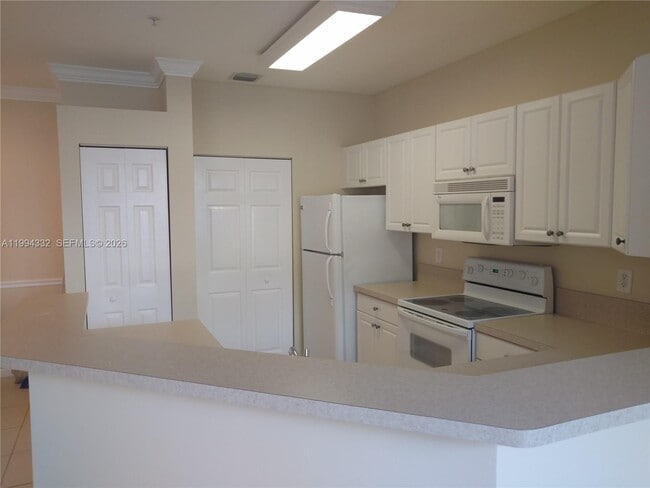 Building Photo - 4404 SW 160th Ave