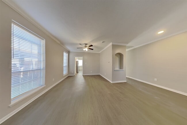 Building Photo - 6807 Oakbranch Manor Ln