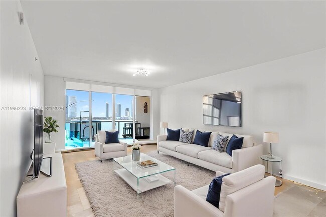 Building Photo - 3330 NE 190th St