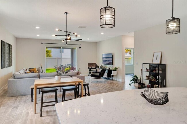 Building Photo - 3459 Current Ave