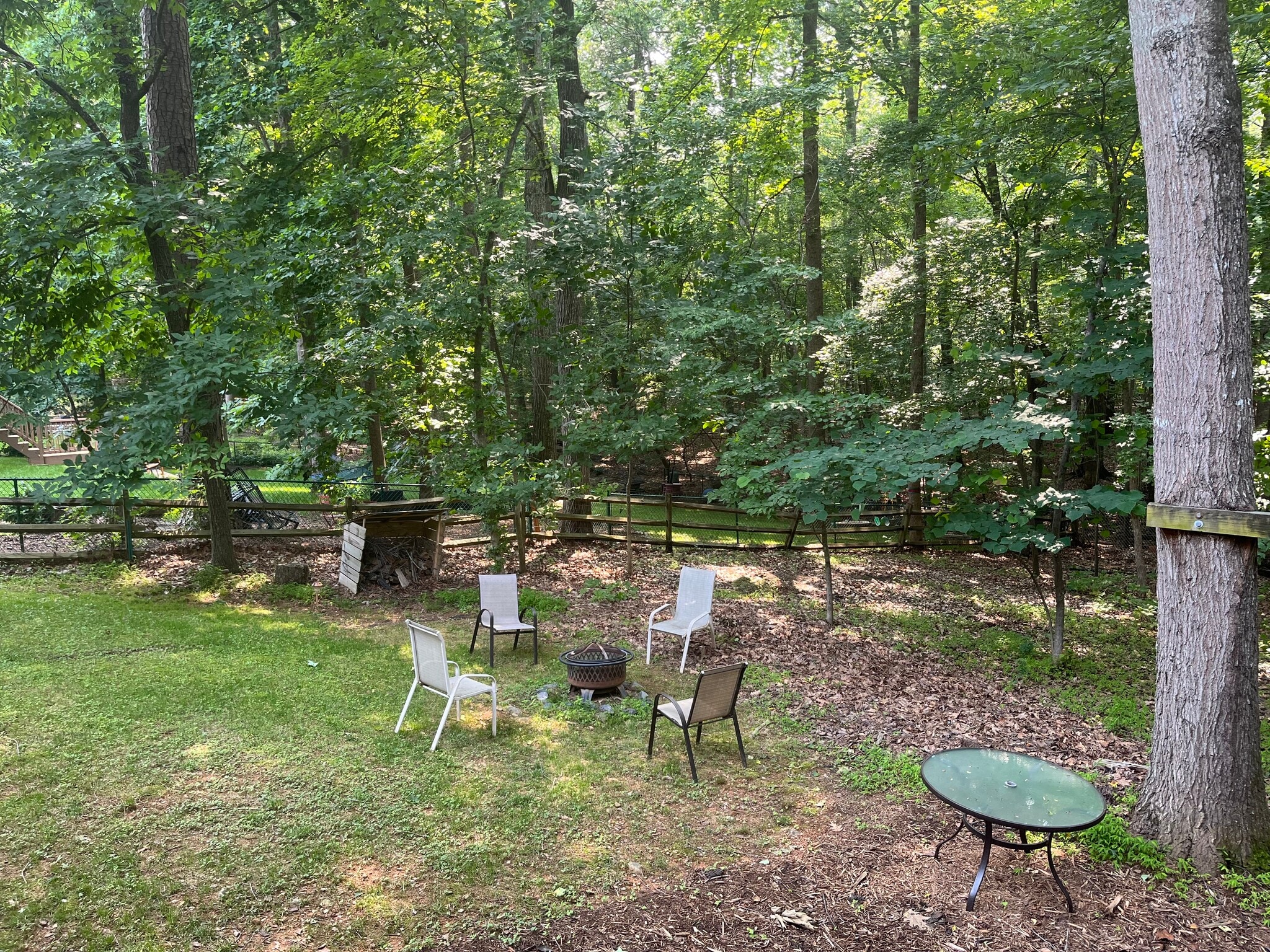Access to shared backyard - 209 Cates Farm Rd
