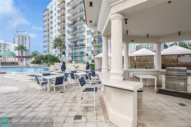 Building Photo - 610 W Las Olas Blvd