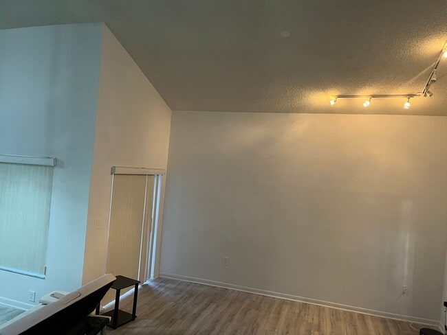 Building Photo - 14621 S Beckley Sq